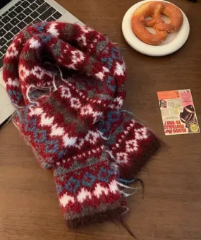 Retro Knit Christmas Scarf