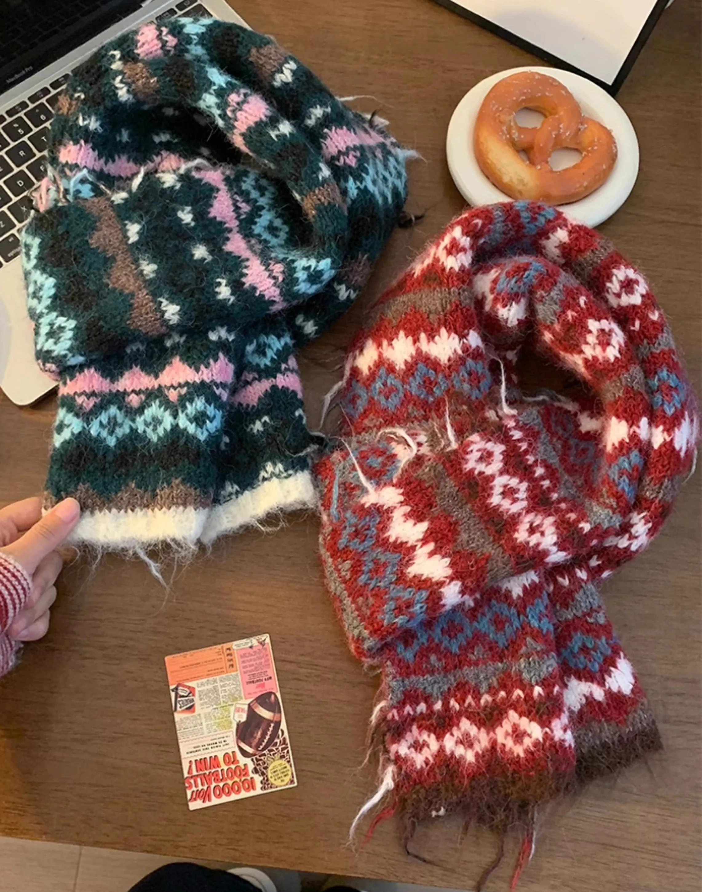 Retro Knit Christmas Scarf