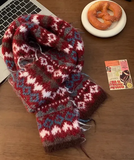 Retro Knit Christmas Scarf
