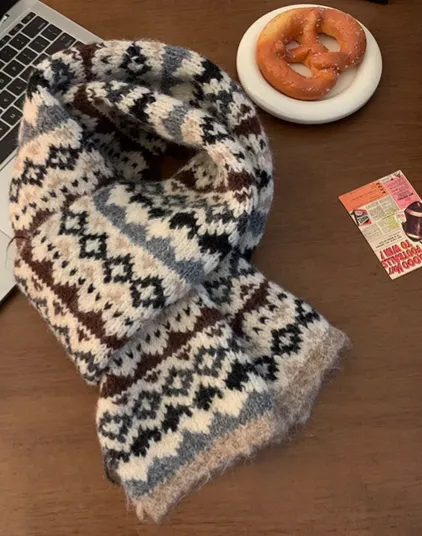 Retro Knit Christmas Scarf