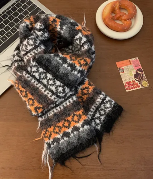 Retro Knit Christmas Scarf