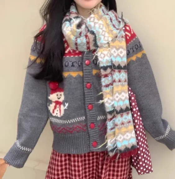 Retro Knit Christmas Scarf
