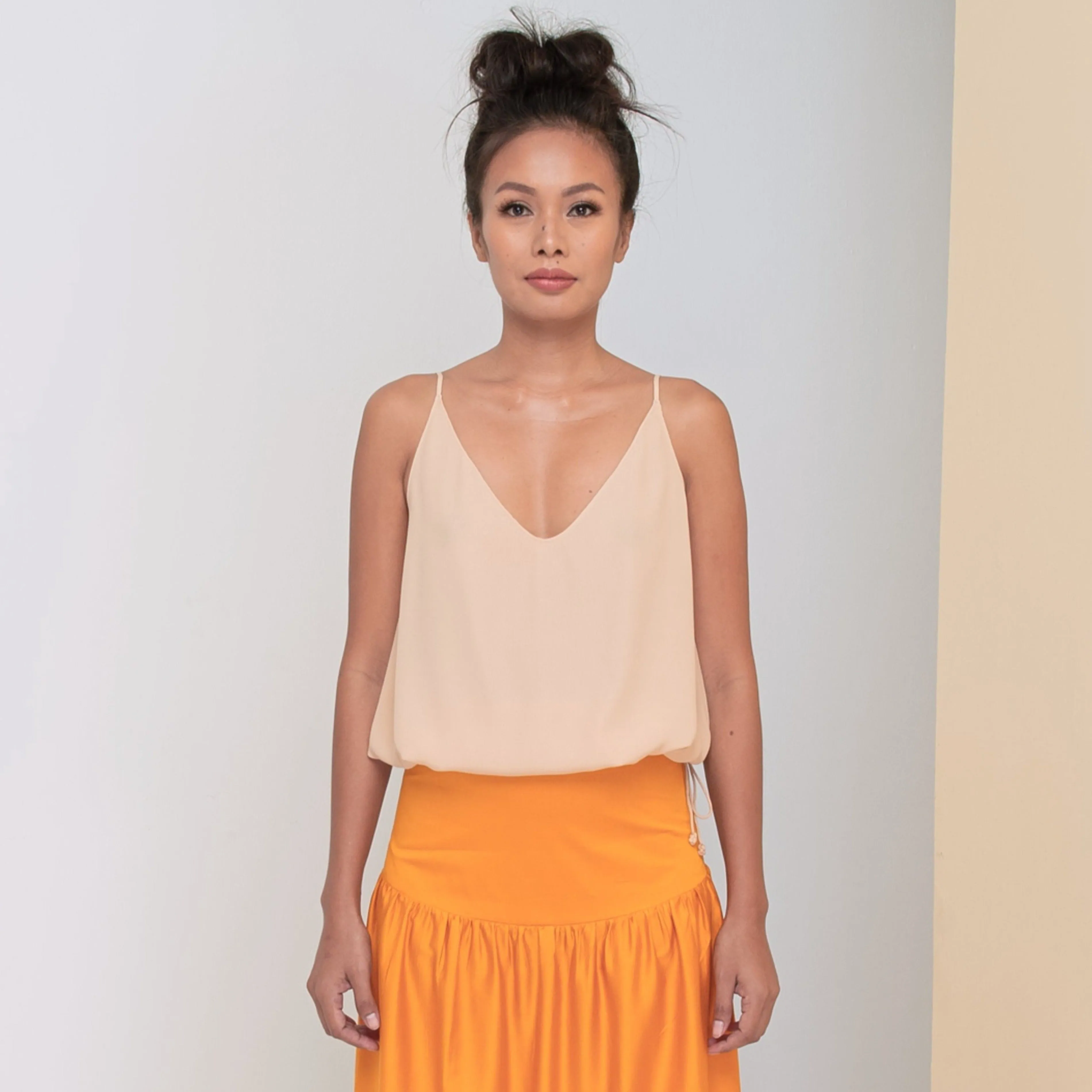 RINKI V STRING CAMISOLE - Rayon Fujette Crepe | Beige