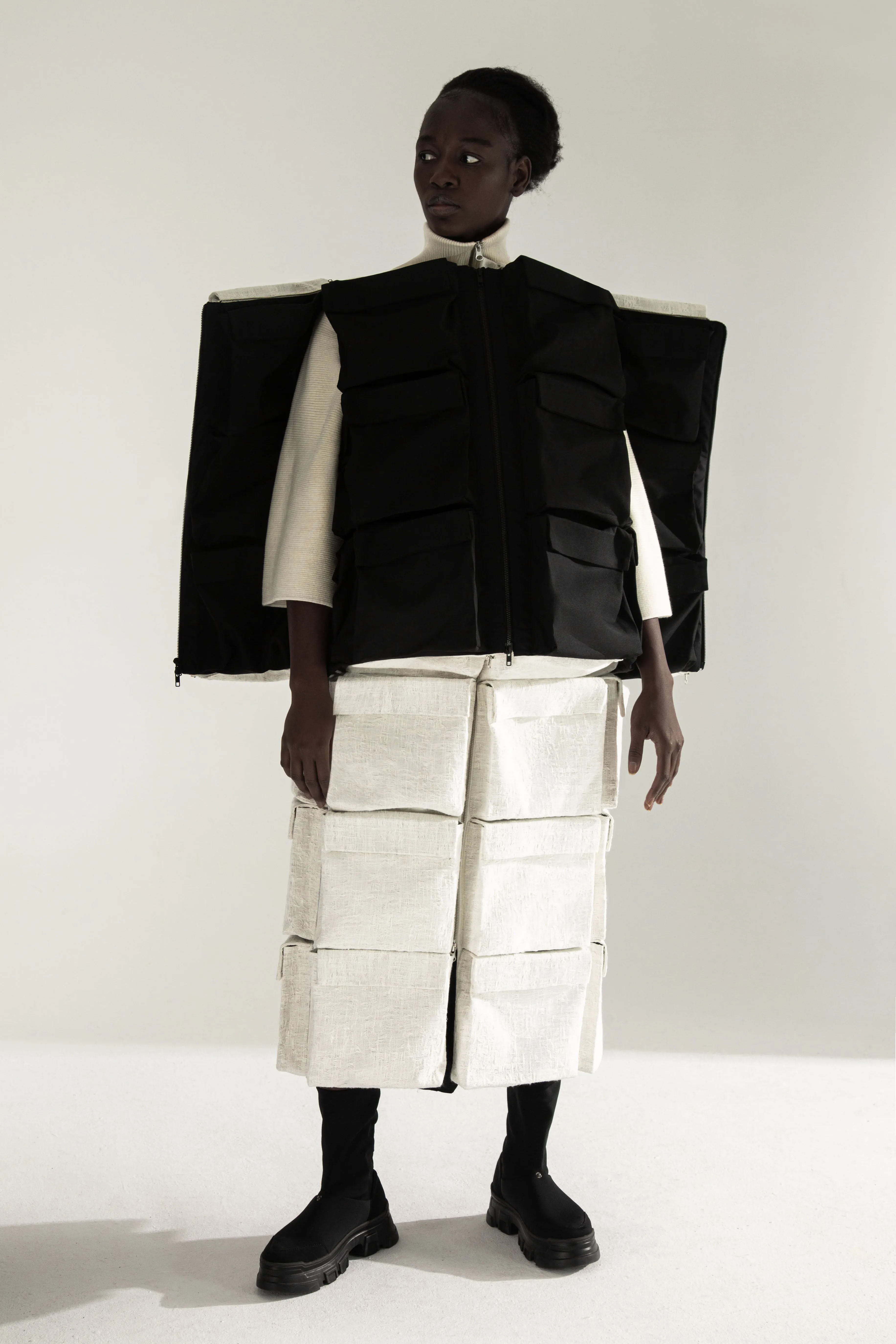 TRANSIT 3-way  transforming piece:  jumpsuit / coat